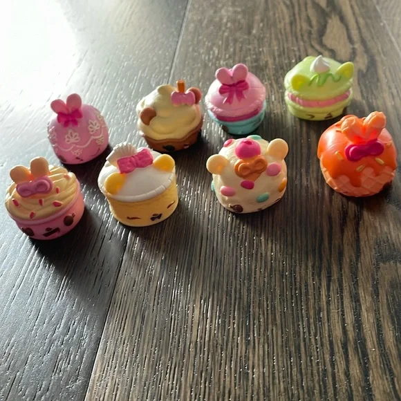Num Noms Series 4 Sweet Sampler (8) - Picture 1 of 10